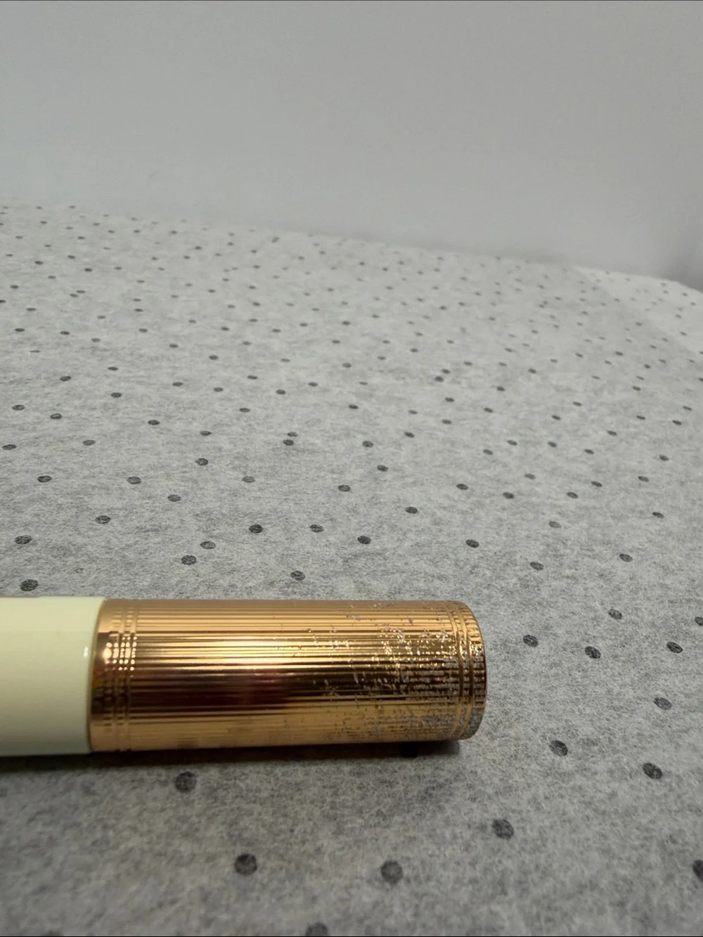 Gucci 415 & 226 lipstick Gloss Set with Gold Accents